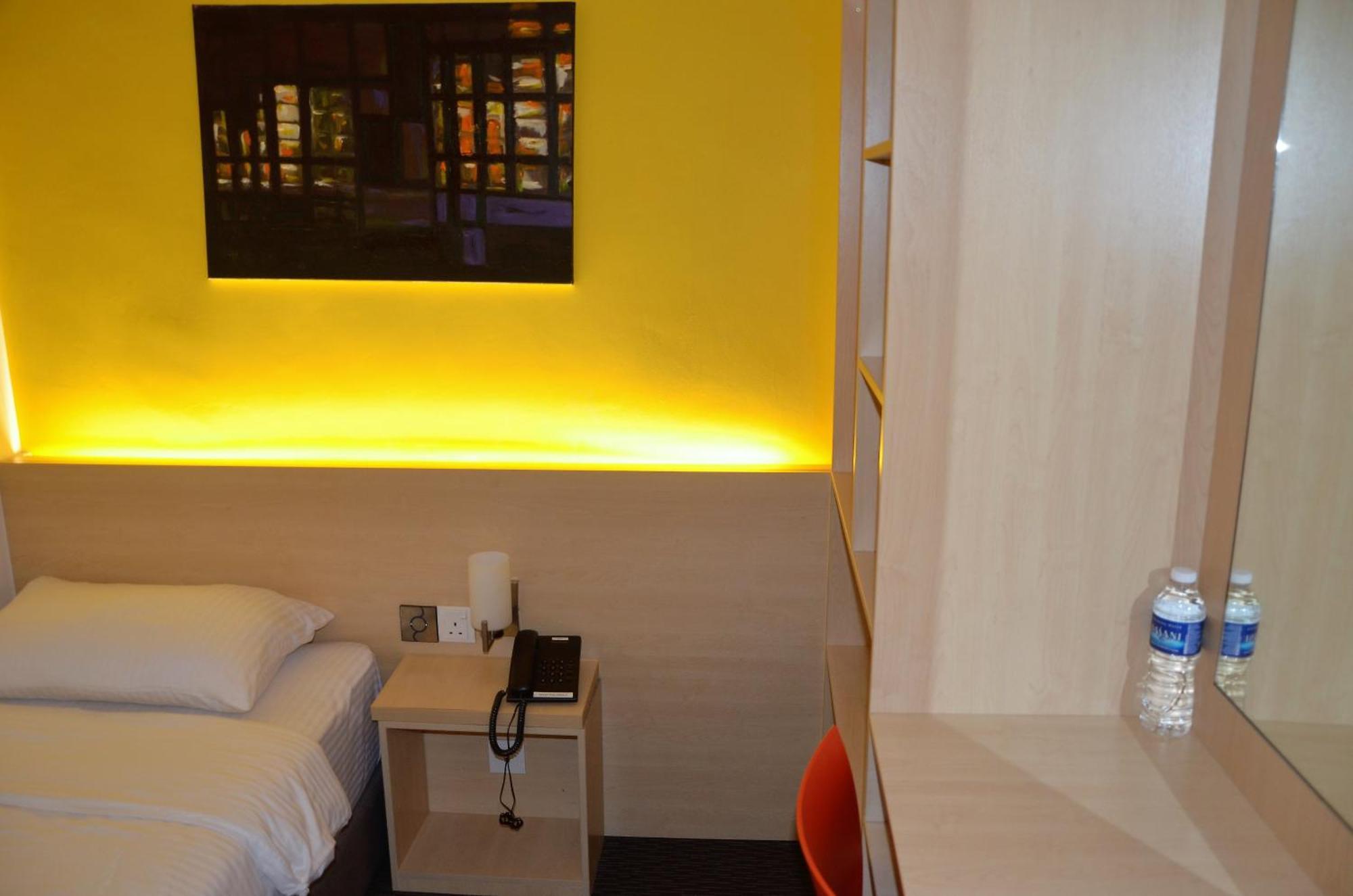 Hotel Jeti Tg Gemok Padang Endau Exterior photo